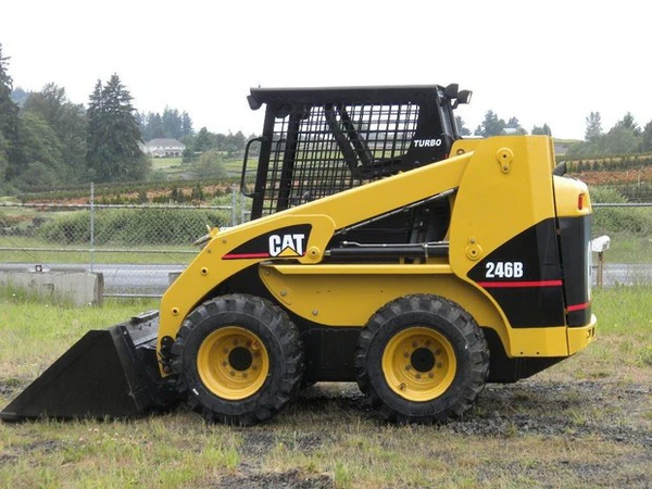 CATERPILLAR 246B SKID STEER LOADER OPERATION AND MAINTENANCE MANUAL PAT