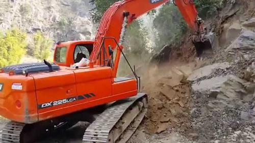 2008 Doosan DX225LCA Crawled Excavator Workshop Service Repair Manual