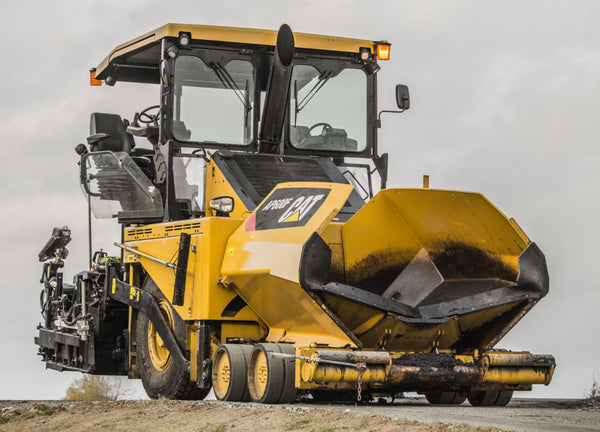 CATERPILLAR 8FT ASPHALT SCREED OPERATION AND MAINTENANCE MANUAL