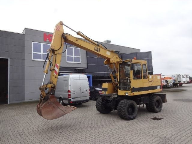 Caterpillar 206B EXCAVATOR Spare Parts Catalog Manual 9BF