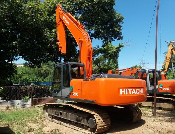 Download Hitachi EX220LC-5 Excavator (Em15s-2-1) Operator Manual Sn 001801-up