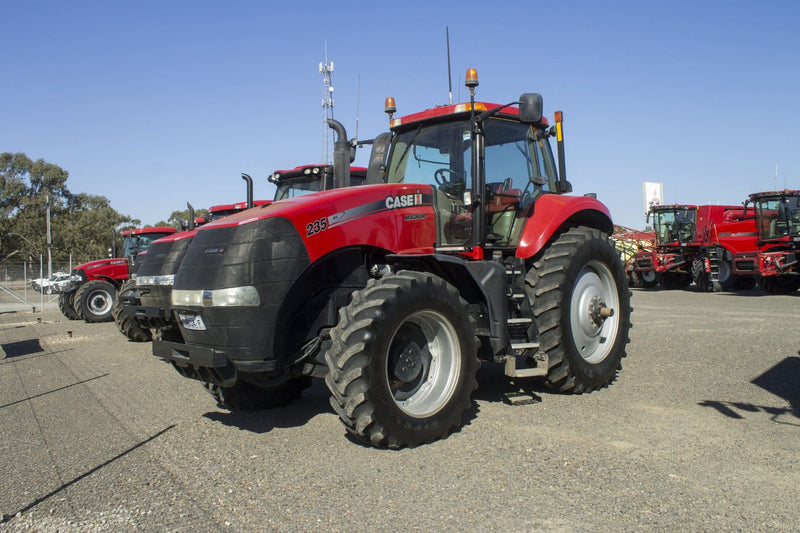 Download Case IH 235, 260, 290, 315, 340, 370 Magnum Tractor Parts Catalog Manual