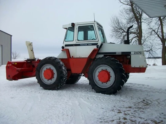 Download Case IH 2470 Tractor Operator's Manual S/N 8762940 & Above