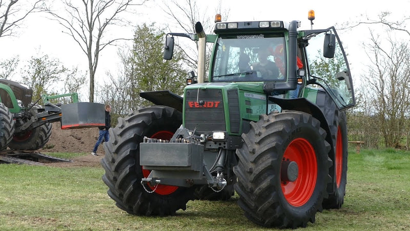 Fendt 926NA Favorit Tractor (926 00401-01000 & 03001-06000) Parts Manual Download