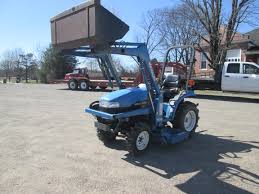 Ford New Holland 7106 Compact Tractor Loader Operation and Maintenance Manual PDF