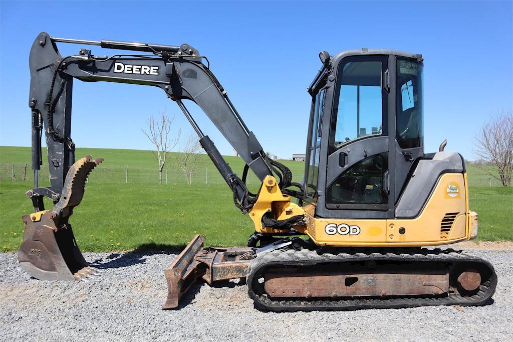 JOHN DEERE 60D EXCAVATOR PARTS CATALOG MANUAL PC10091 Heavy Equipment