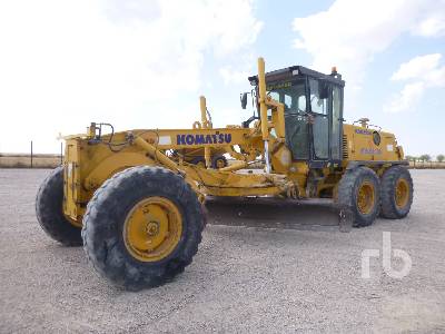 Download Komatsu GD200A-1(JPN) MOTOR GRADERS Operation and Maintenance Manual SN: 2001-UP