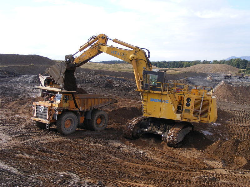 Download Komatsu H185S(DEU) Hydraulic Minning Shovel Operation and Maintenance Manual SN 06111