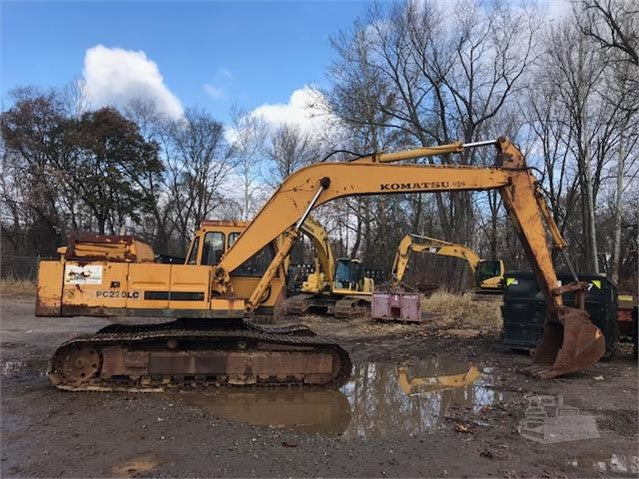 Download Komatsu PC220LC-2 CRAWLER EXCAVATOR Service Repair Shop Manual S/N 11001-UP