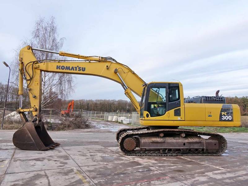 Download Komatsu PC300-8(JPN)-WORK EQUIPMENT GREASE 100H CRAWLER EXCAVATOR Service Repair Shop Manual S/N 60001-UP