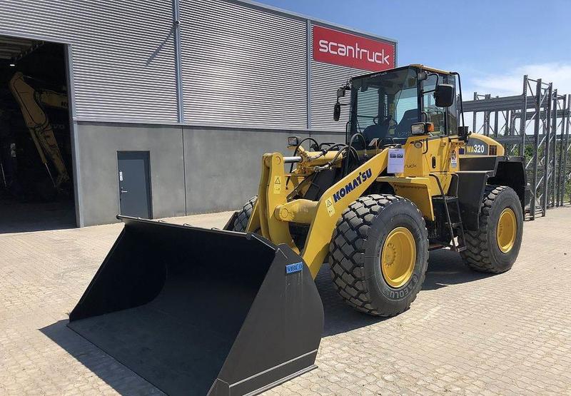 Download Komatsu WA320-5(DEU)-H Wheel Loader Operation and Maintenance Manual S/N H50051-UP