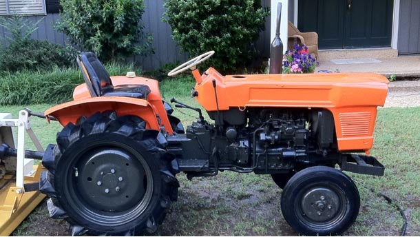 Kubota F2000, F2100, F2100E, F2400 Tractor Workshop Service Repair Manual