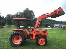 Kubota M4700 Tractor Service Repair Manual