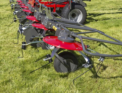 MASSEY FERGUSON TD676 TD776 DN TEDDER OPERATOR’S MANUAL