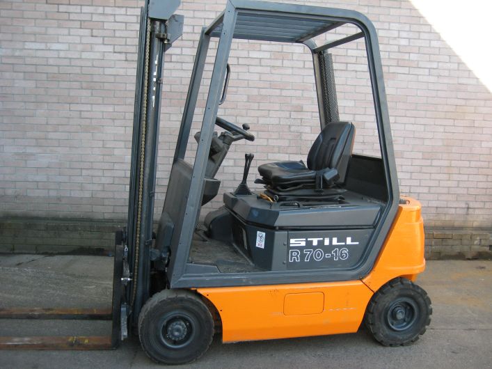 Still R70-16T, R70-18T, R70-20T LPG Forklift Truck Series R7097, R7098, R7099 Spare Parts Manual