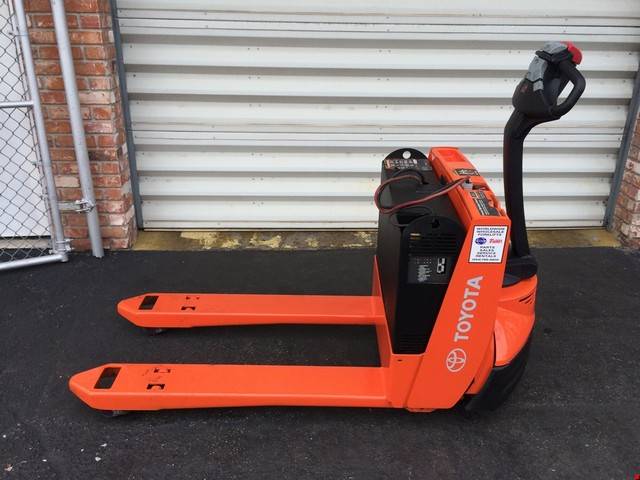 Toyota 6HBW23 Electric Pallet Truck (SN. 22000 and up) Workshop Service Repair Manual (CL340-2)