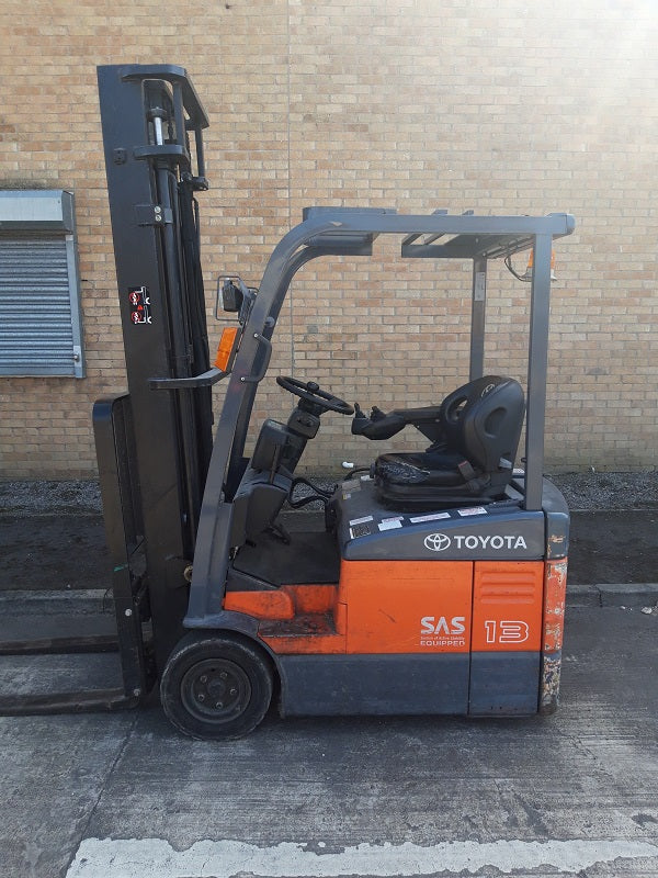 Toyota 7FBEF13, 7FBEF15, 7FBEF16, 7FBEF18, 7FBEF20 Electric Forklift Truck Operating Manual (006120-C)