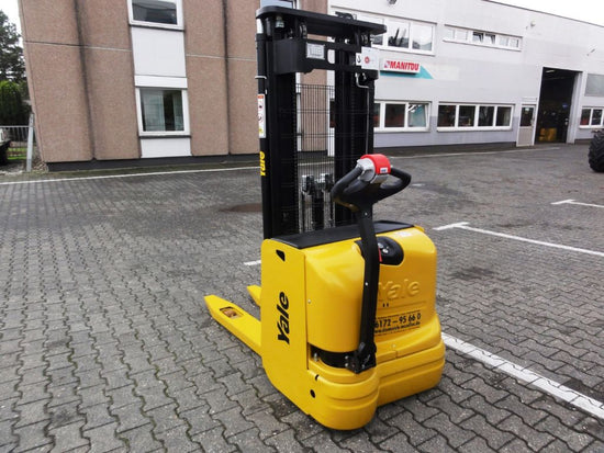 Yale MS14, MS16 Electric Pallet Stacker C852 Series Parts Manual (Europe) Yale MS14, MS16 Electric Pallet Stacker C852 Series Parts Manual (Europe)